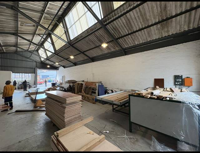 331M² WAREHOUSE TO LET IN GANTS PLAZA